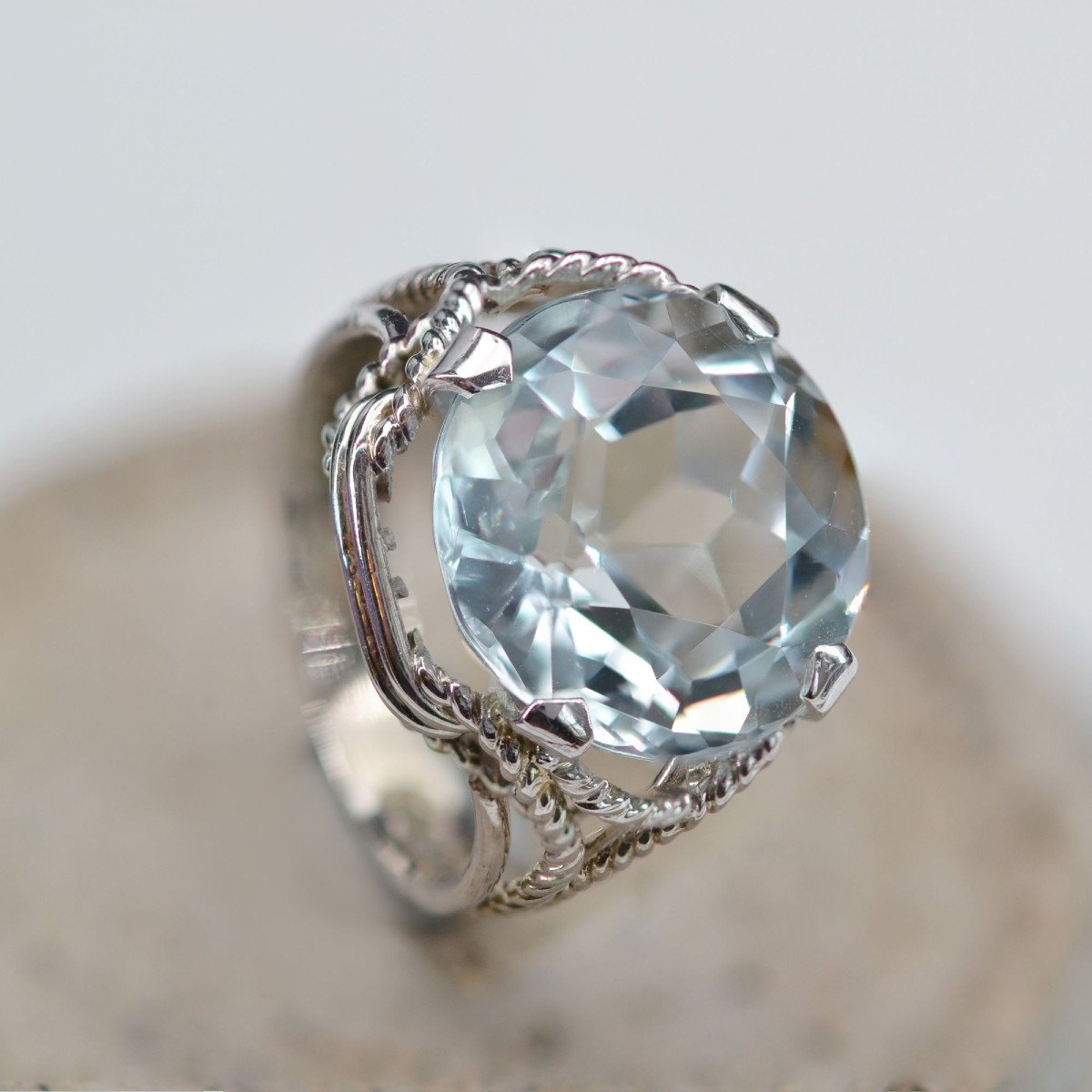 Vintage Aquamarine Ring White Gold-photo-3