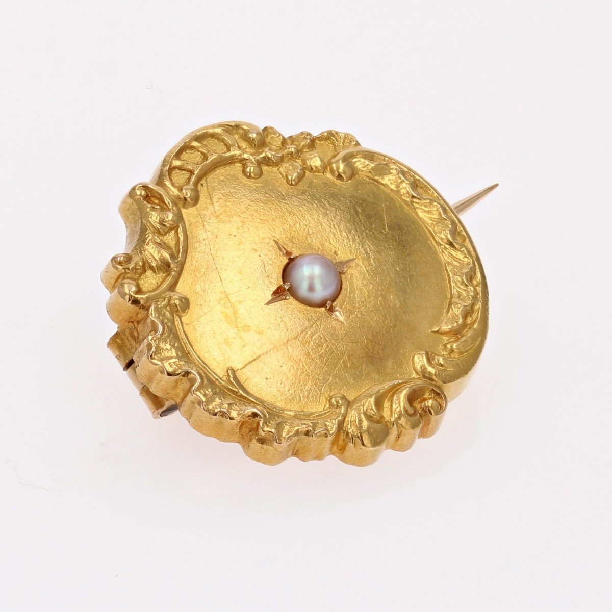 Round Yellow Gold Pearl Brooch-photo-1