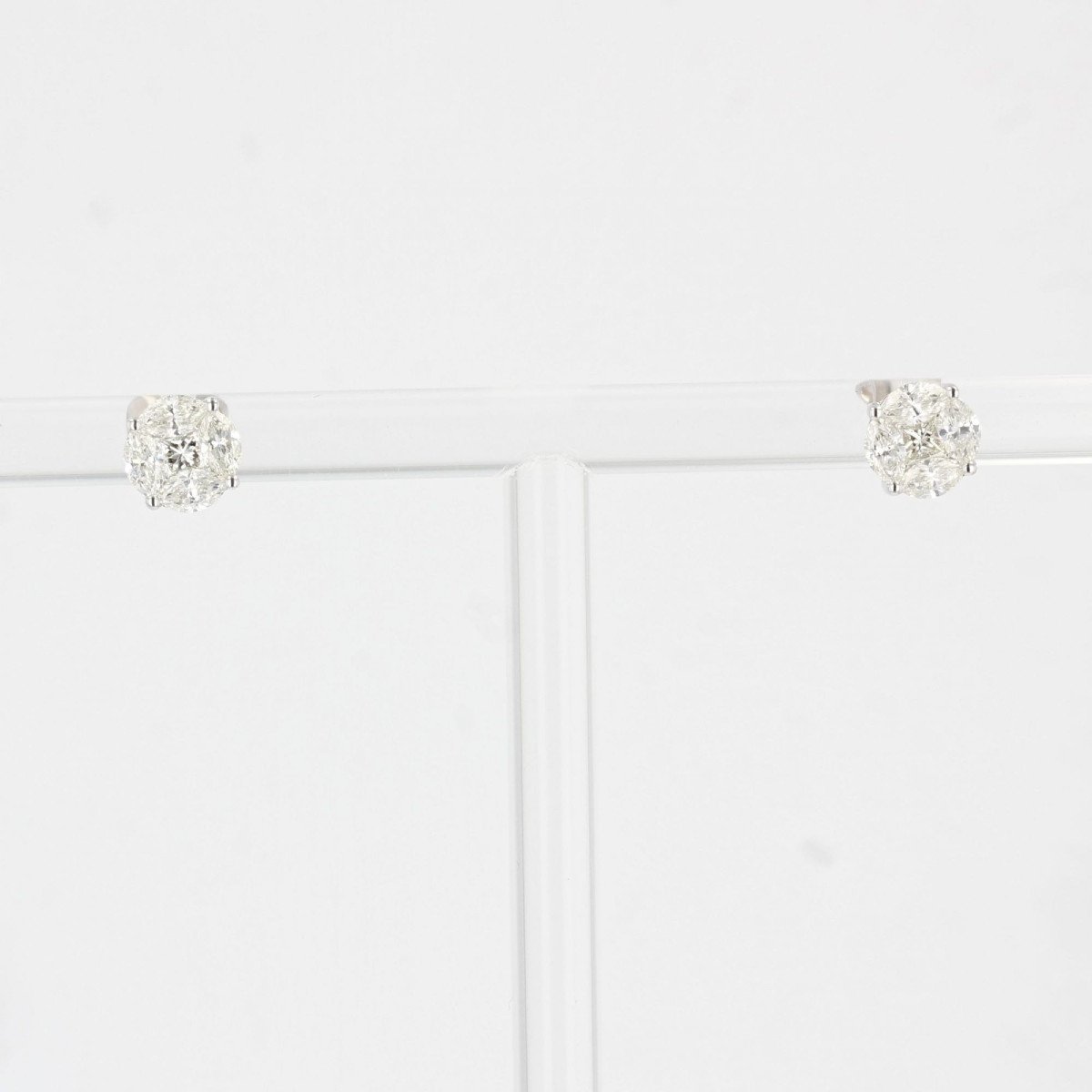 Boucles d'Oreilles Puces Diamants 0.54 Carat Et Or Blanc-photo-4
