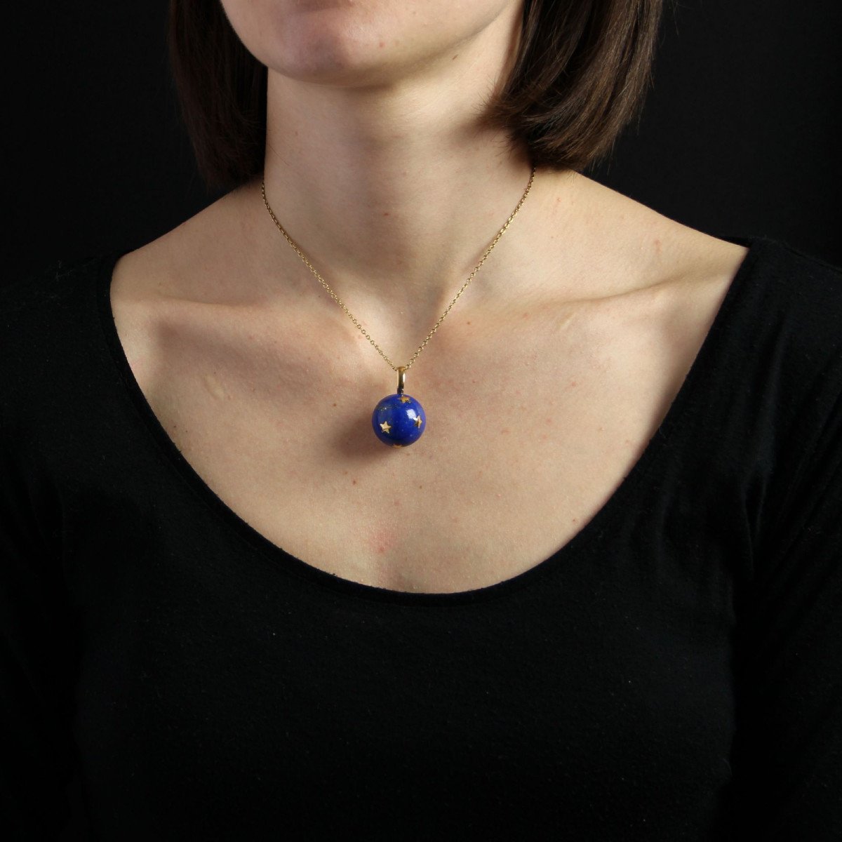 Lapis Lazuli Pendant And Its Gold Stars-photo-2