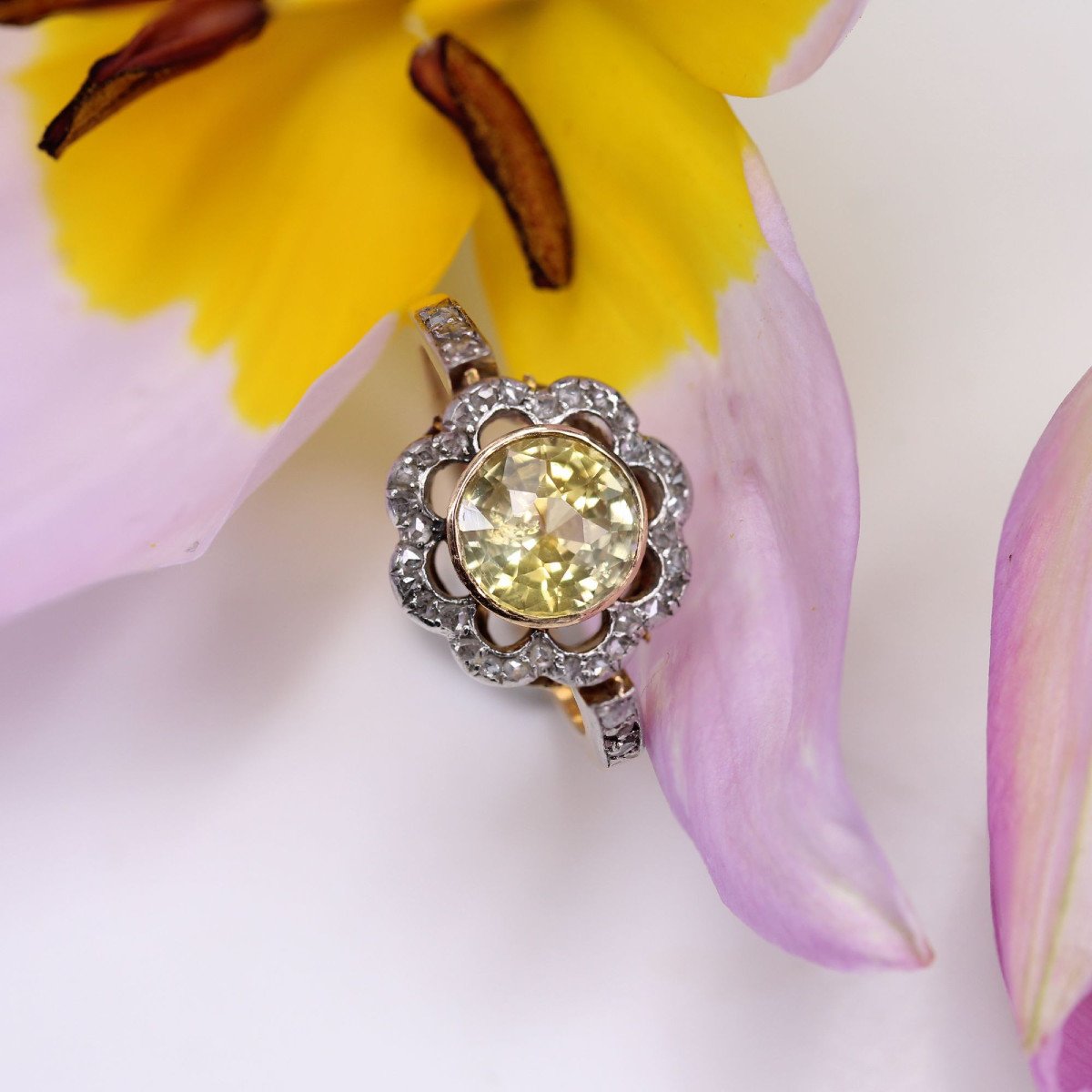 Antique Yellow Sapphire And Diamond Flower Ring-photo-5