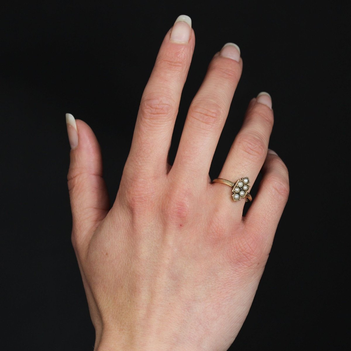 Old Crest Ring And Fine Pearls-photo-4