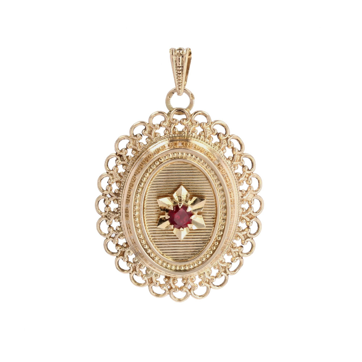 Retro Yellow Gold Pendant With Red Stone