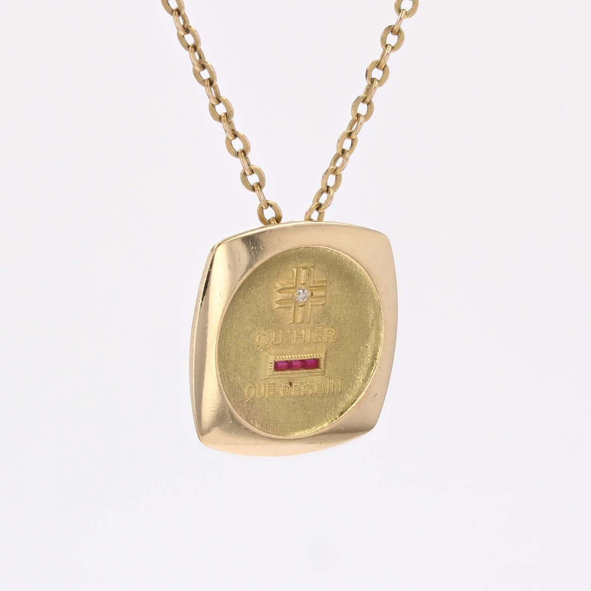 Square Love Medal More Than Yesterday Less Than Tomorrow Yellow Gold Diamond Ruby Augis-photo-4