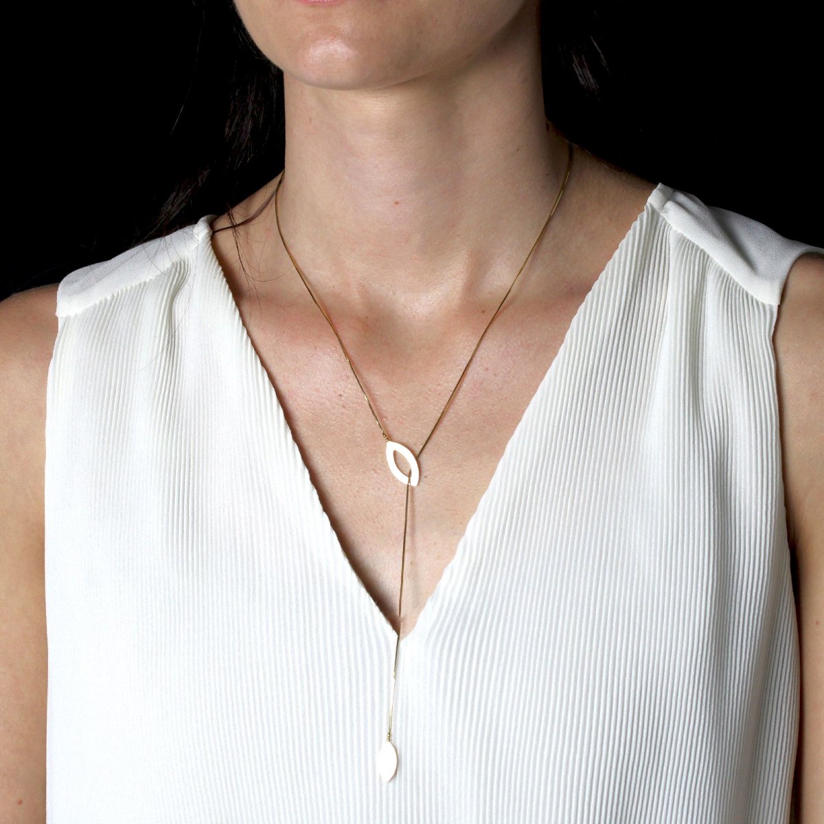 Modern Asymmetrical Yellow Gold Necklace-photo-2