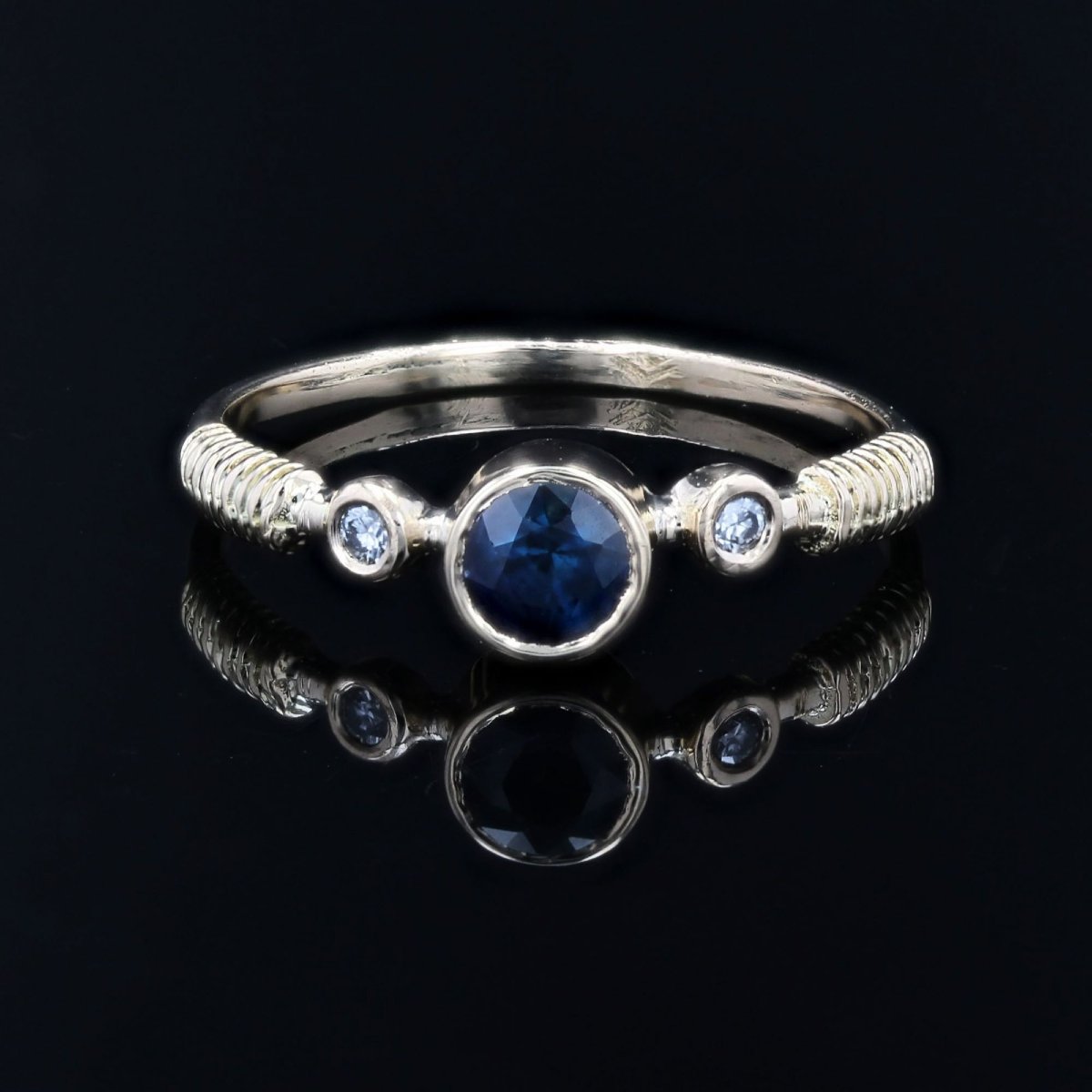 Yellow Gold Sapphire And Diamond Ring-photo-1