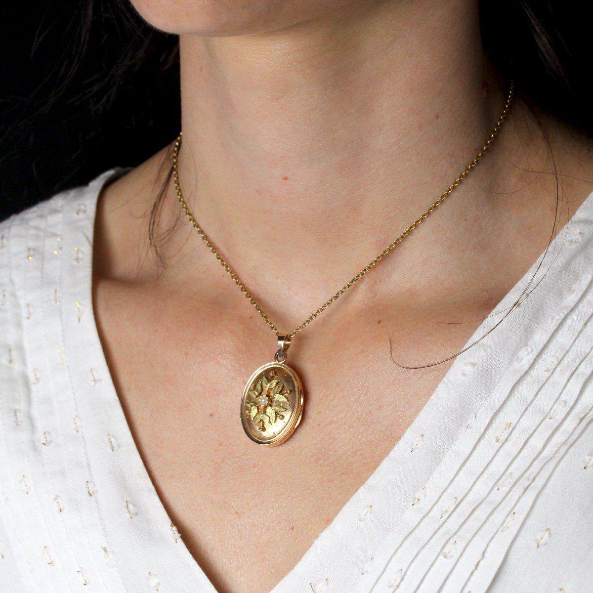 Antique Oval Pearl And 2 Gold Pendant-photo-2