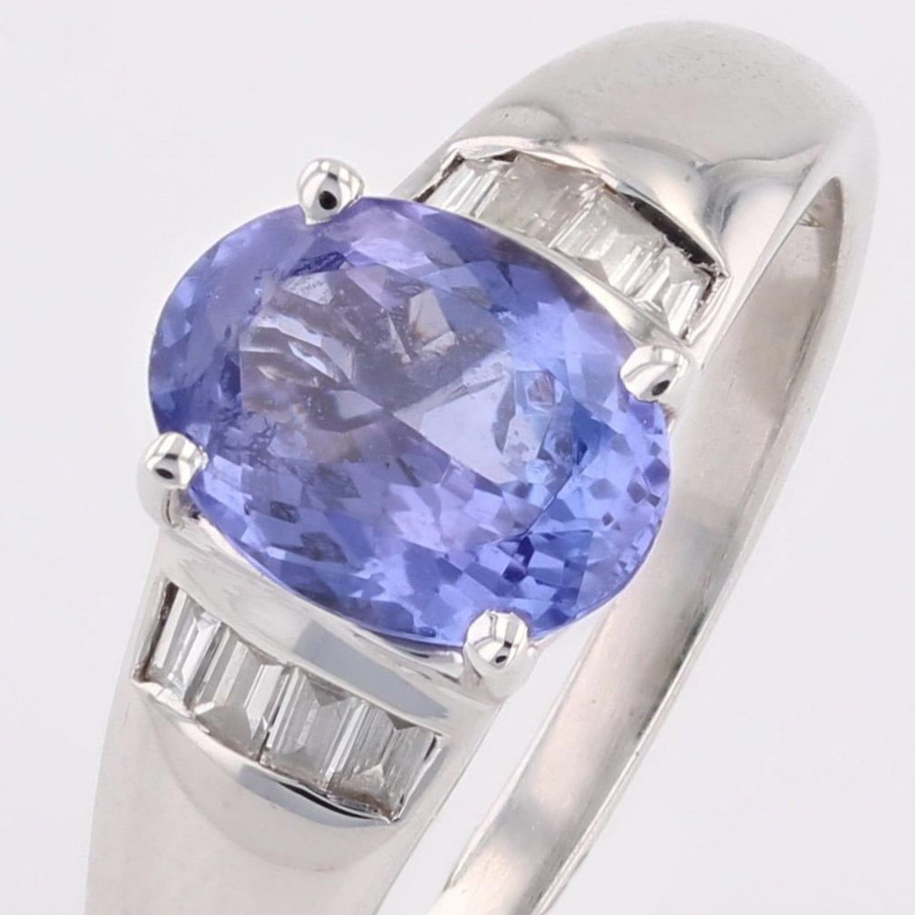 Tanzanite And Diamond Ring In White Gold-photo-5