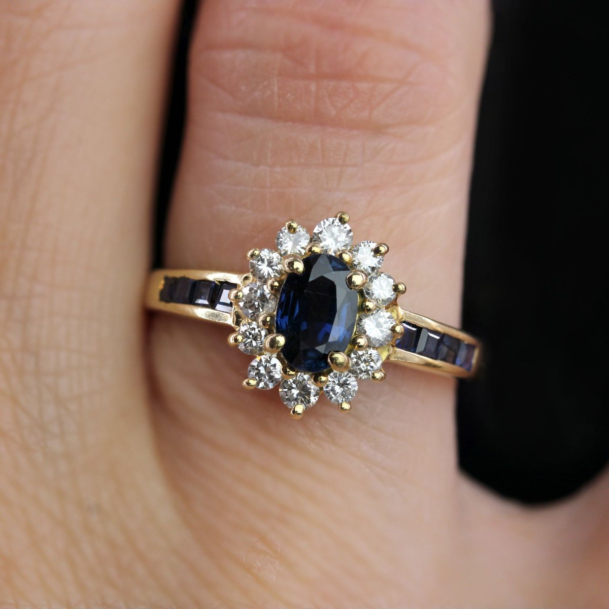 Daisy Ring With Sapphires, Diamonds And Calibrated Sapphires-photo-1