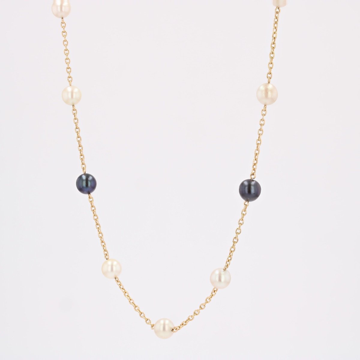 Yellow Gold Necklace With White And Gray Cultured Pearls-photo-2
