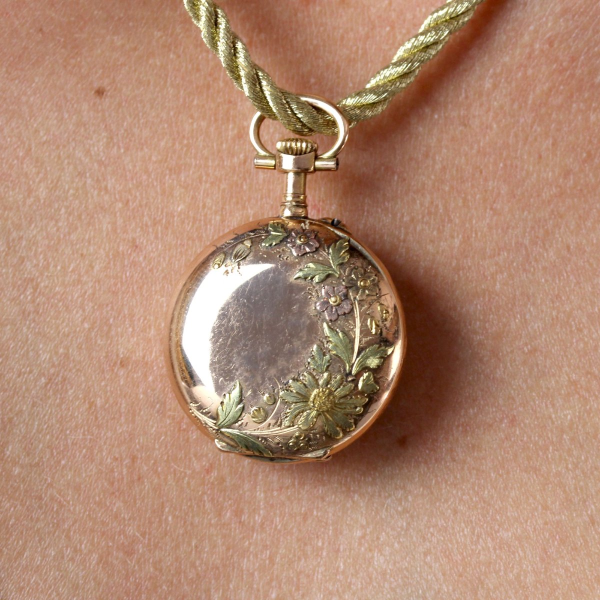 Antique Pendant, Rose Gold Collar Watch With Green Gold Decorations-photo-4