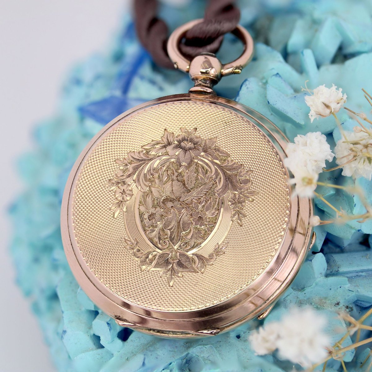 Antique Engraved Rose Gold Collar Watch-photo-3