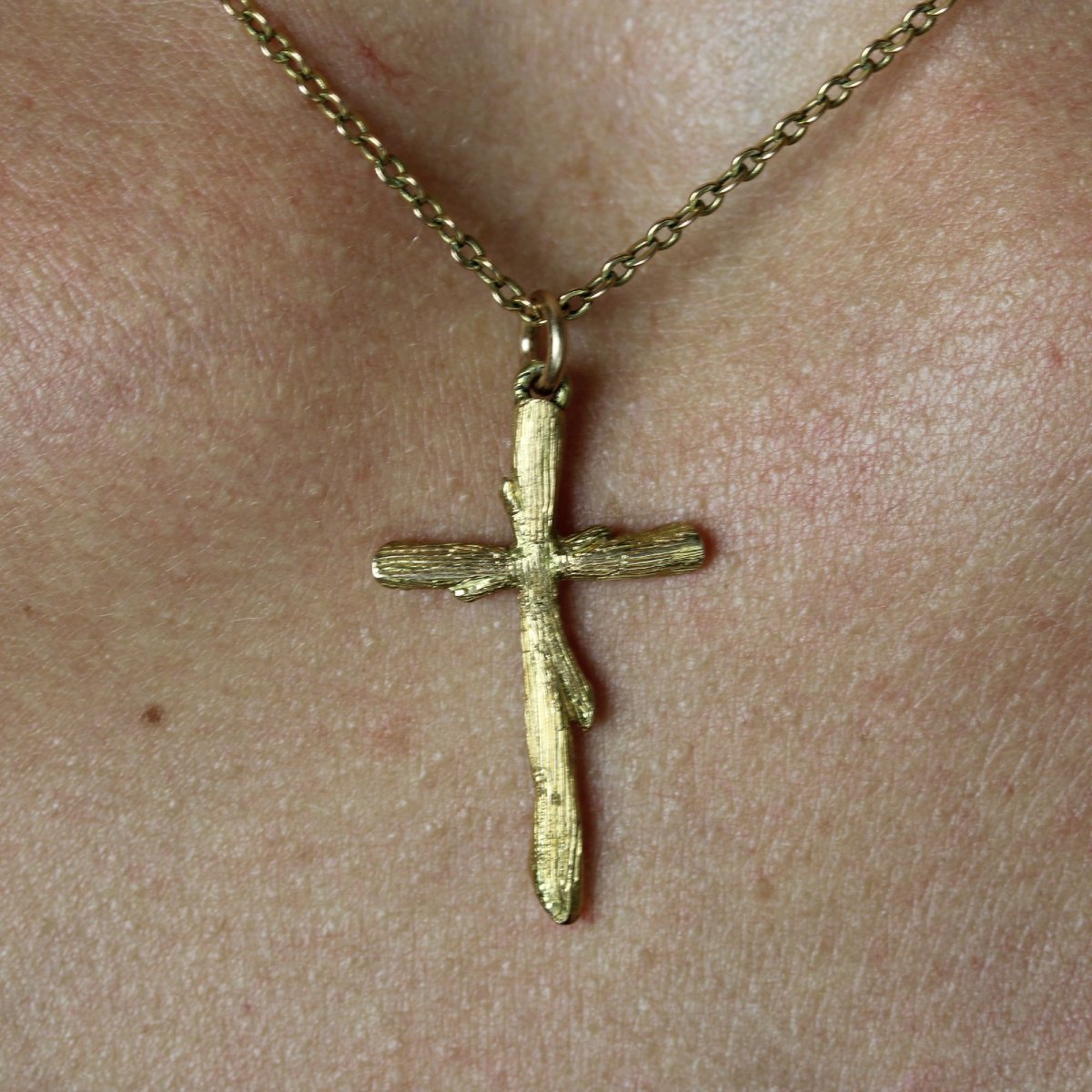 Croix or jaune texturé végétal-photo-2