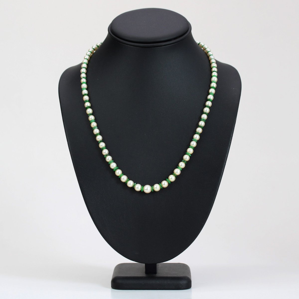 Collier de perles de culture et disque jade-photo-1