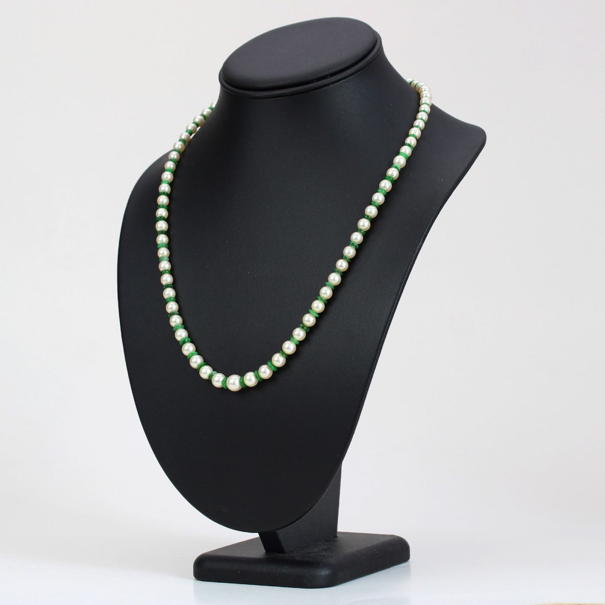 Collier de perles de culture et disque jade-photo-2