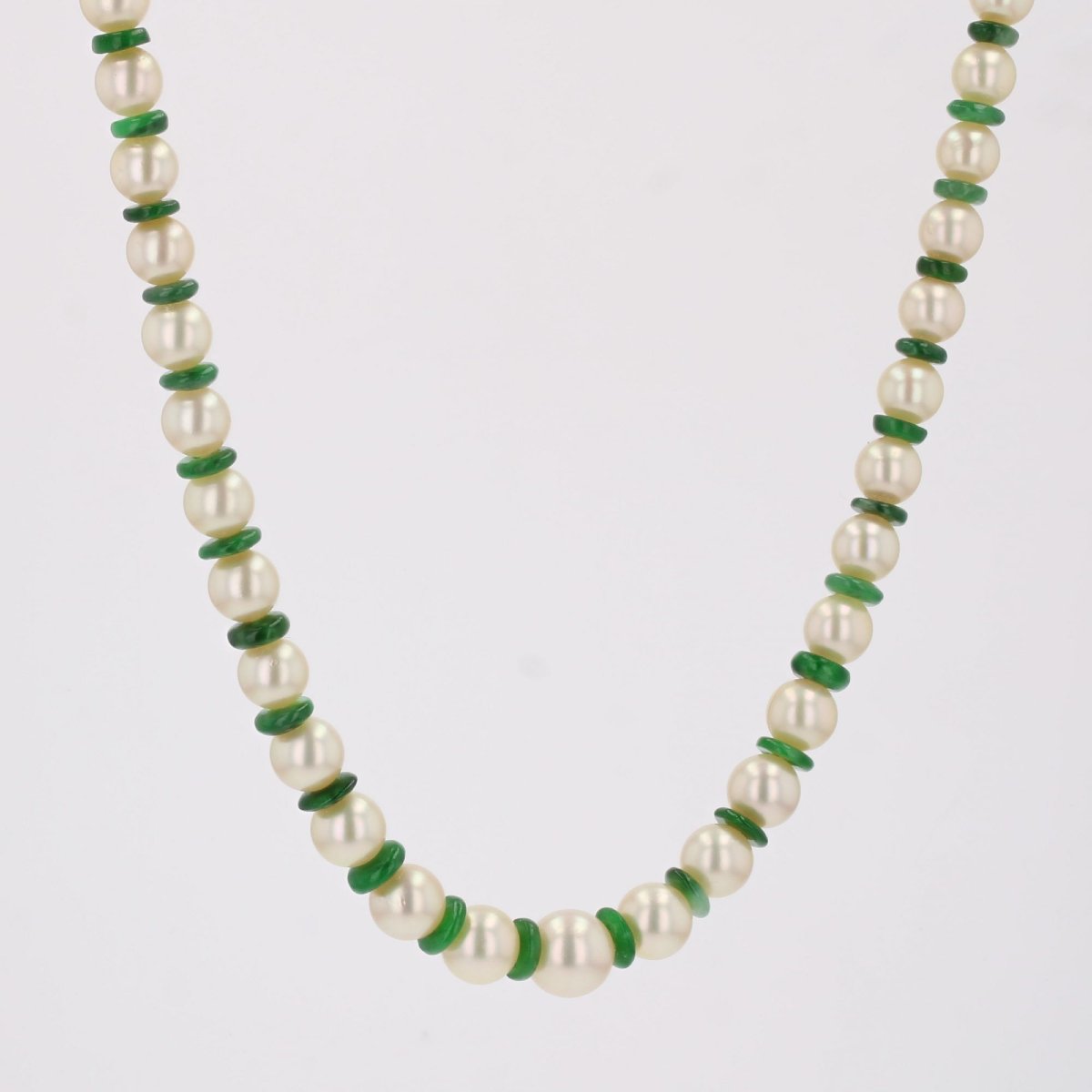 Collier de perles de culture et disque jade-photo-3