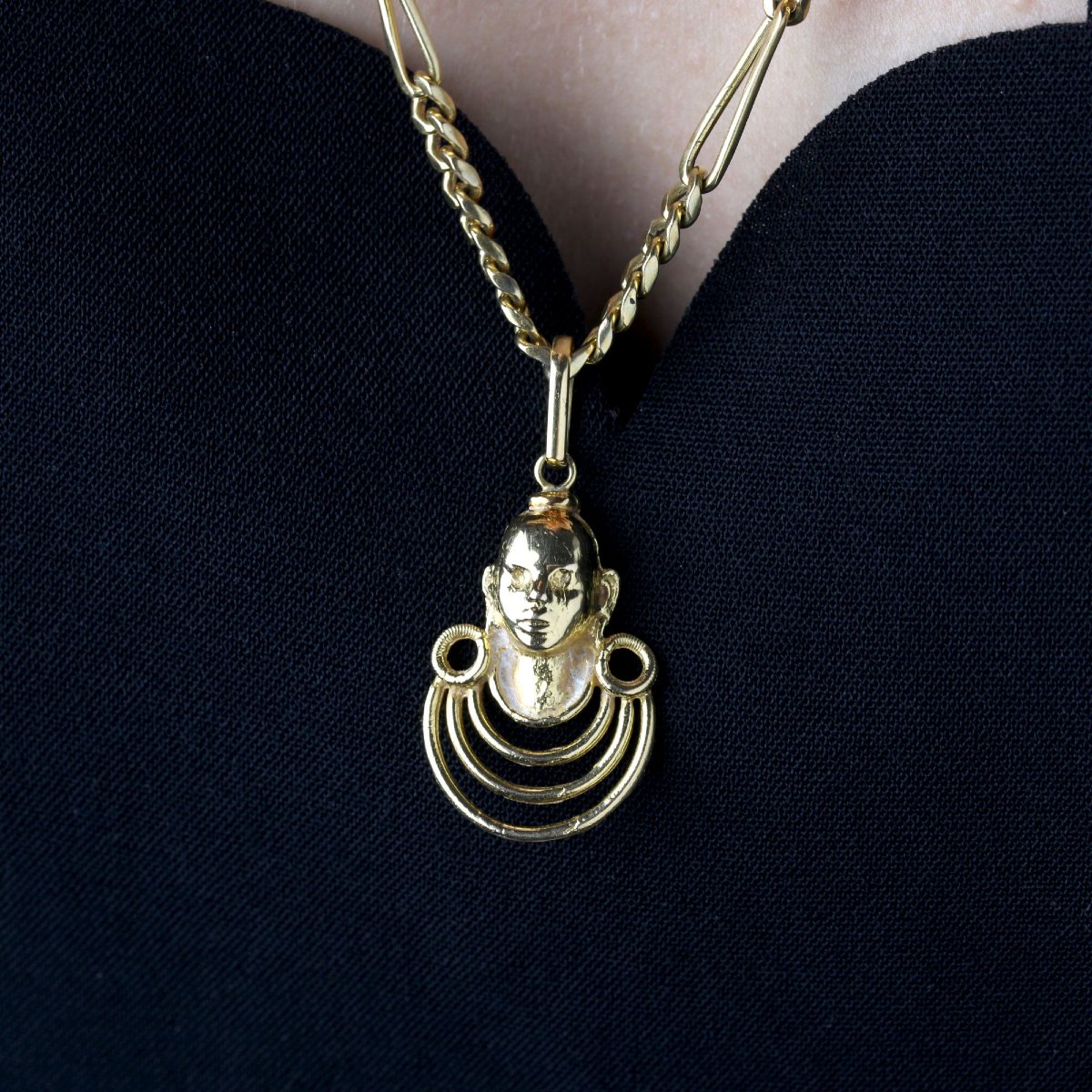 Chaine en or jaune et son pendentif Masai-photo-6
