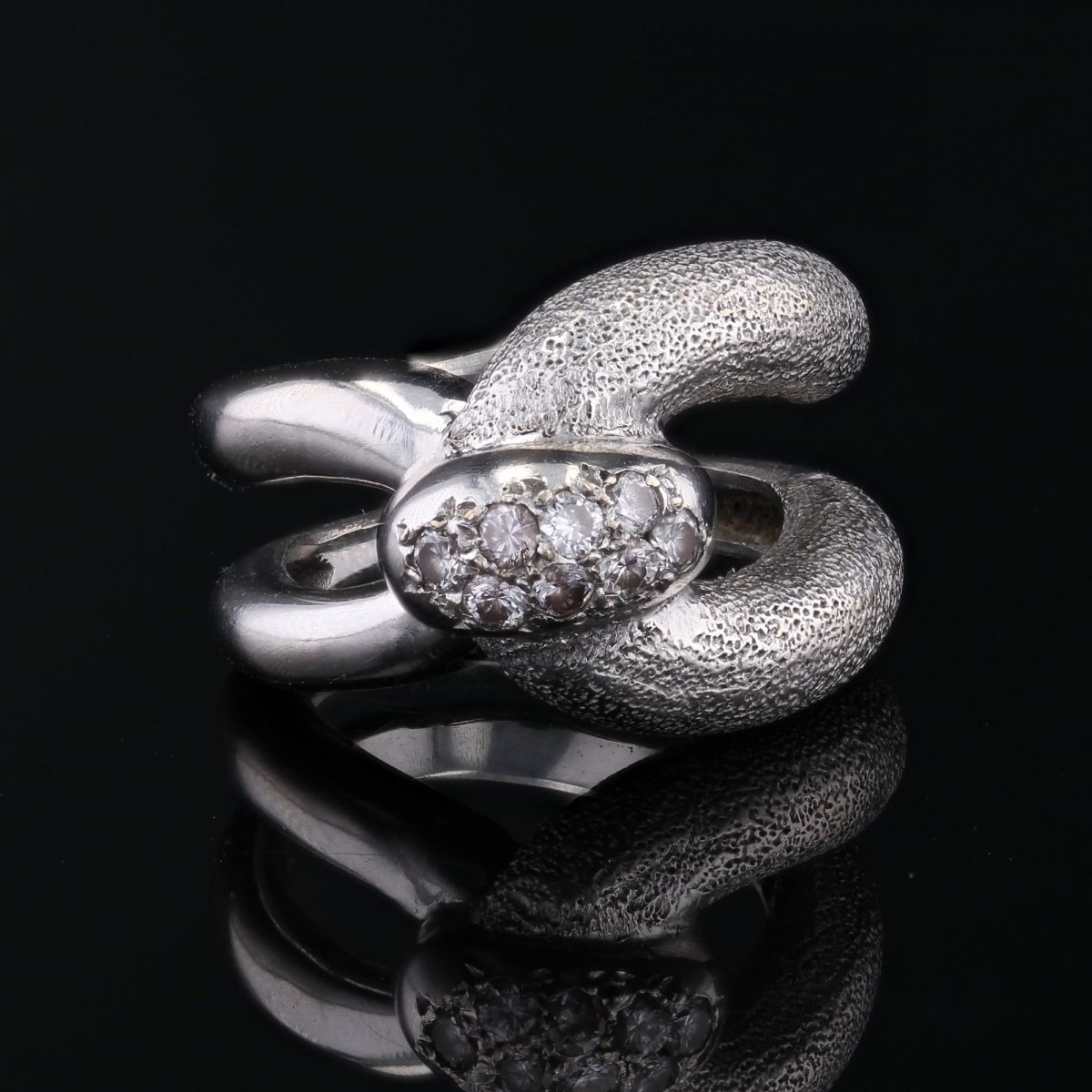 White Gold Diamond Clip Ring-photo-1