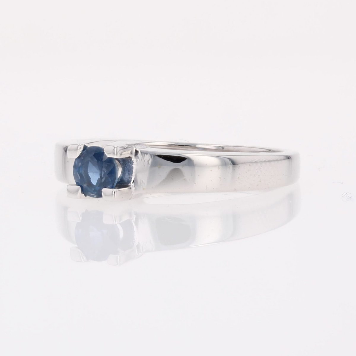 White Gold Sapphire Solitaire Bangle Ring-photo-4