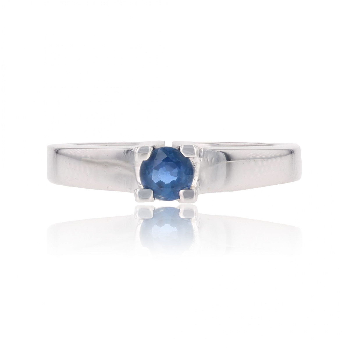White Gold Sapphire Solitaire Bangle Ring