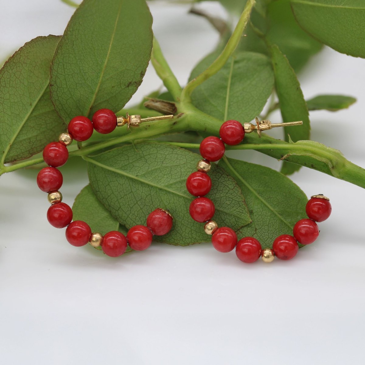 Yellow Gold Half Hoop Earrings With Coral Beads-photo-4