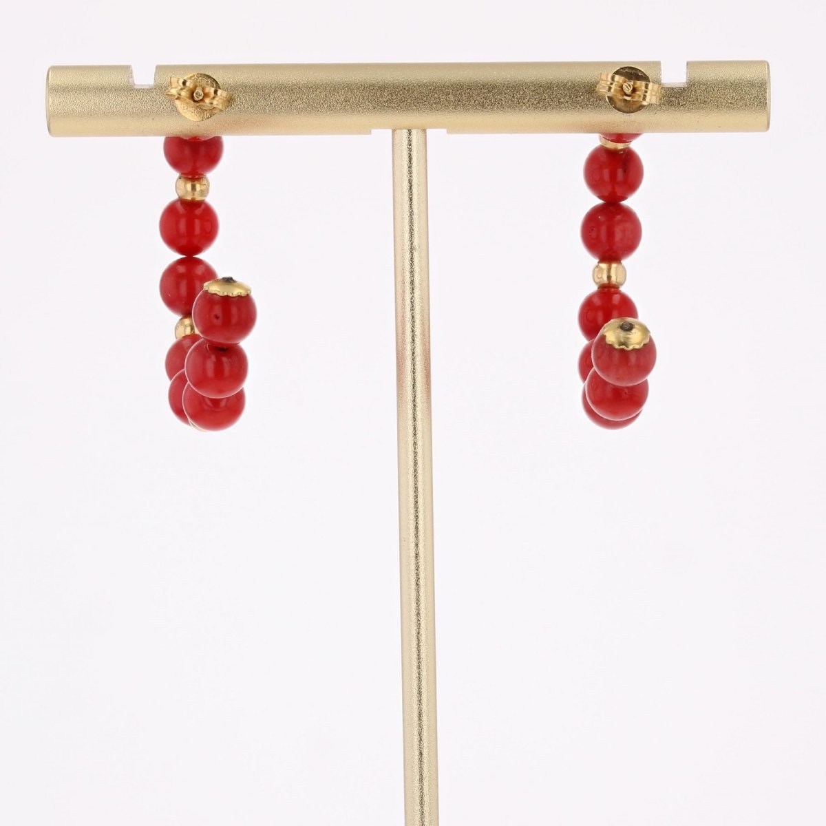 Yellow Gold Half Hoop Earrings With Coral Beads-photo-5