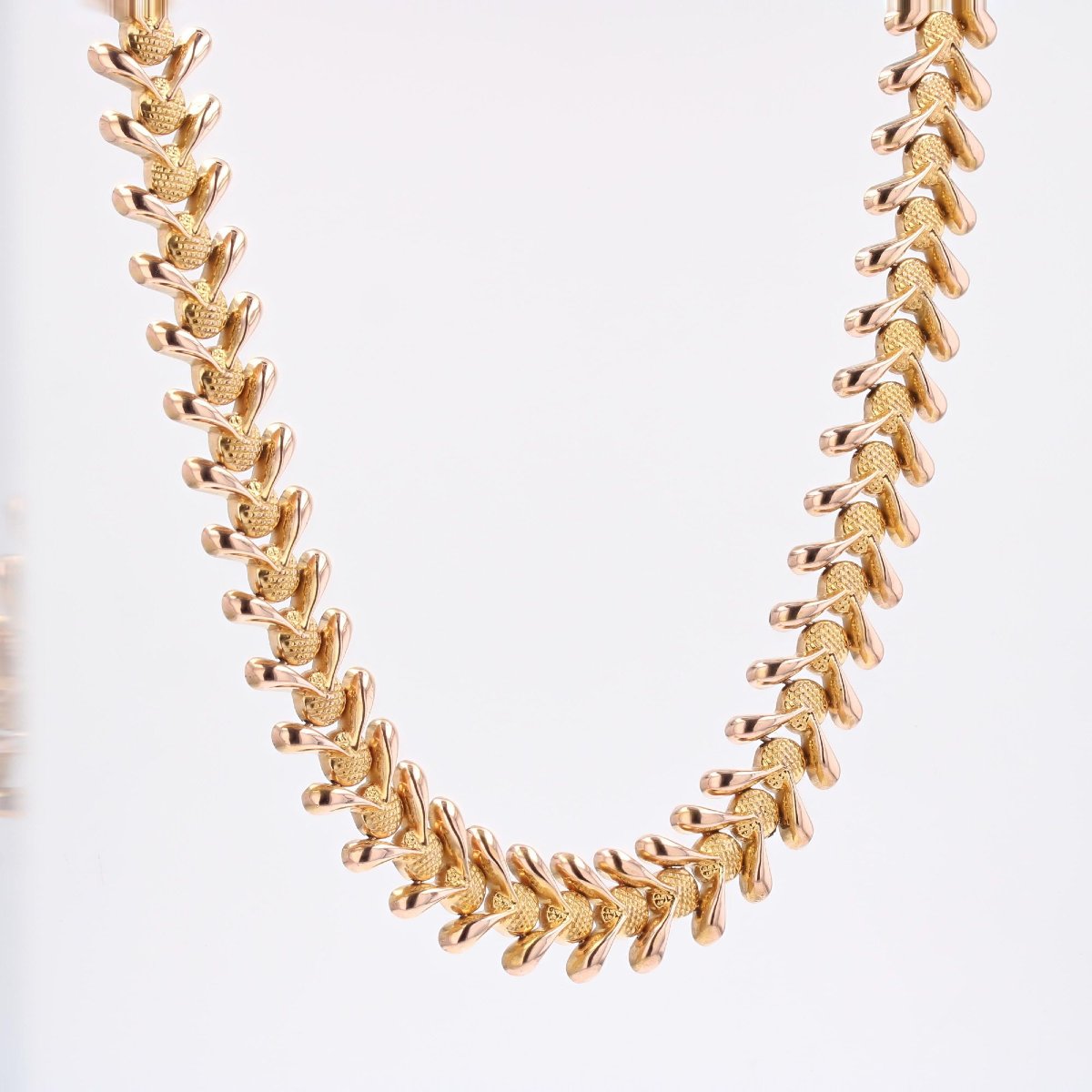 Collier or rose vintage-photo-1