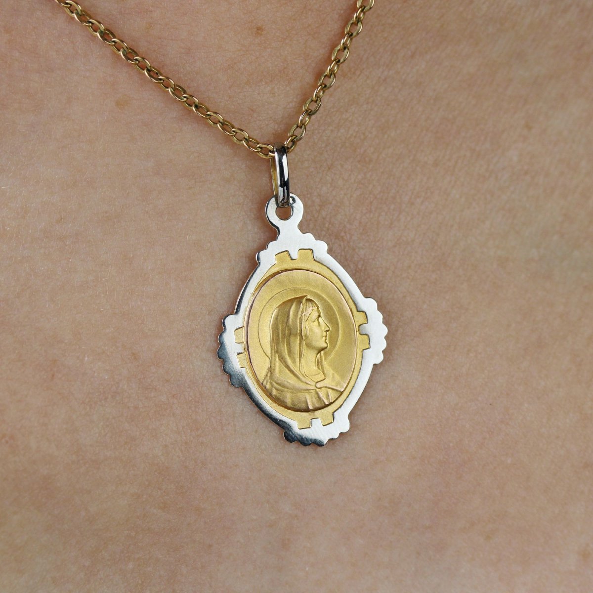 Antique Two-tone Gold Medal Of The Virgin Mary-photo-3