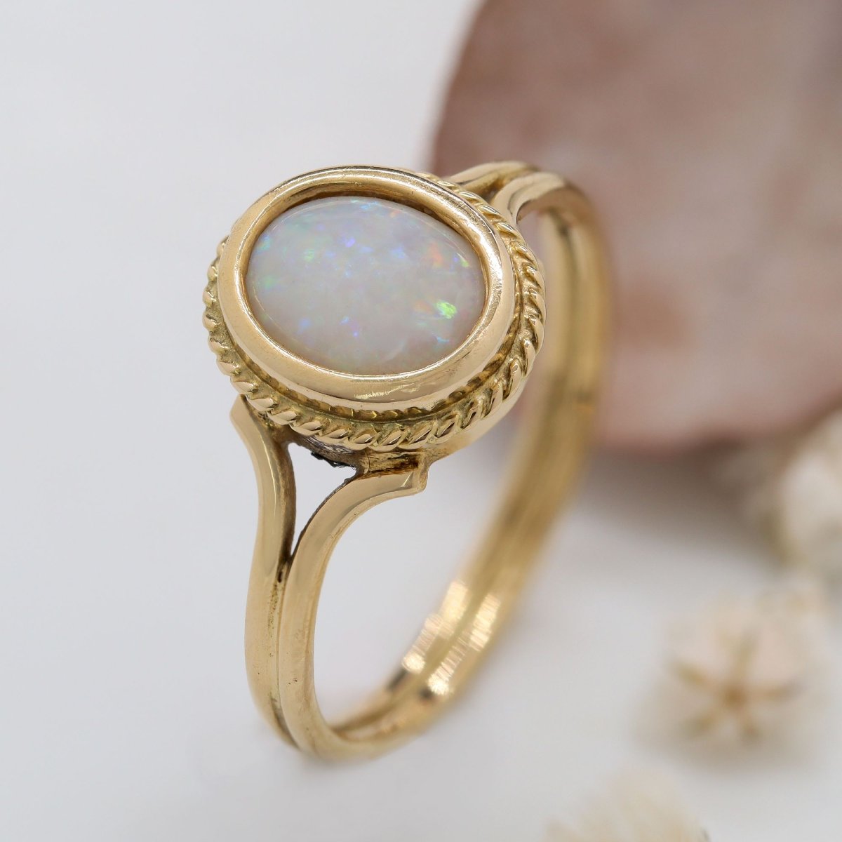 Bague opale or jaune torsadé-photo-3