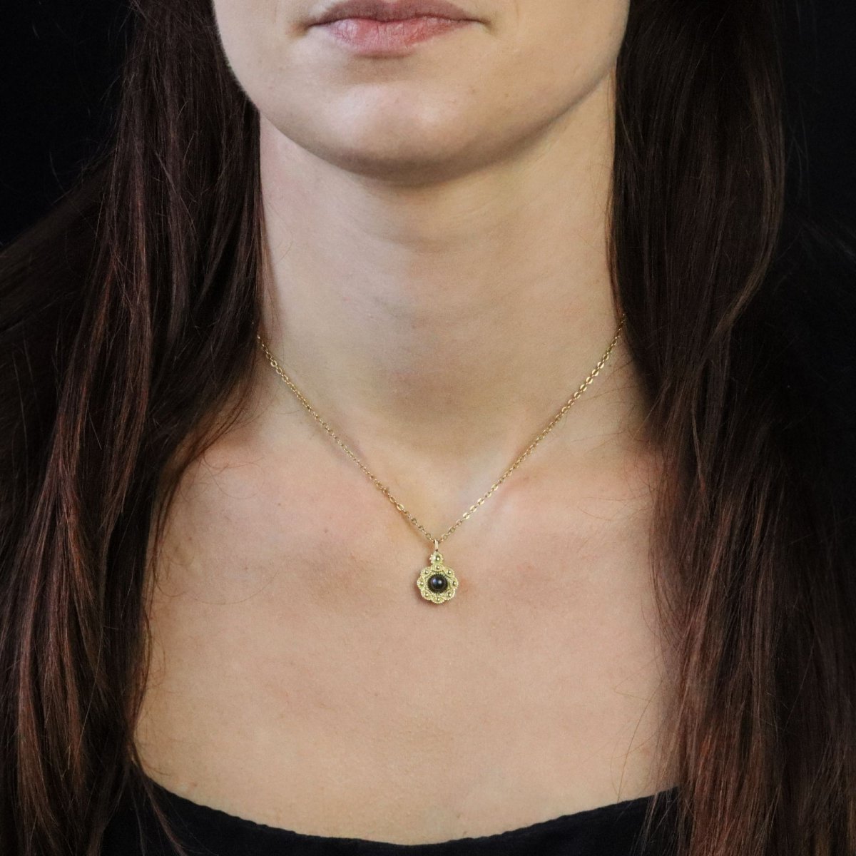 Yellow Gold Pendant With Grey Pearl-photo-2