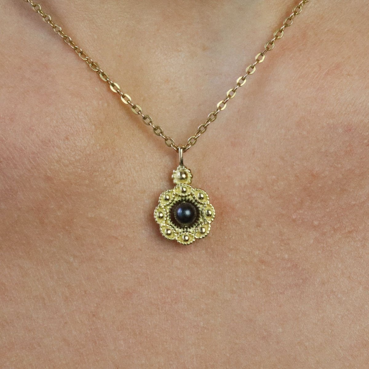 Yellow Gold Pendant With Grey Pearl-photo-2