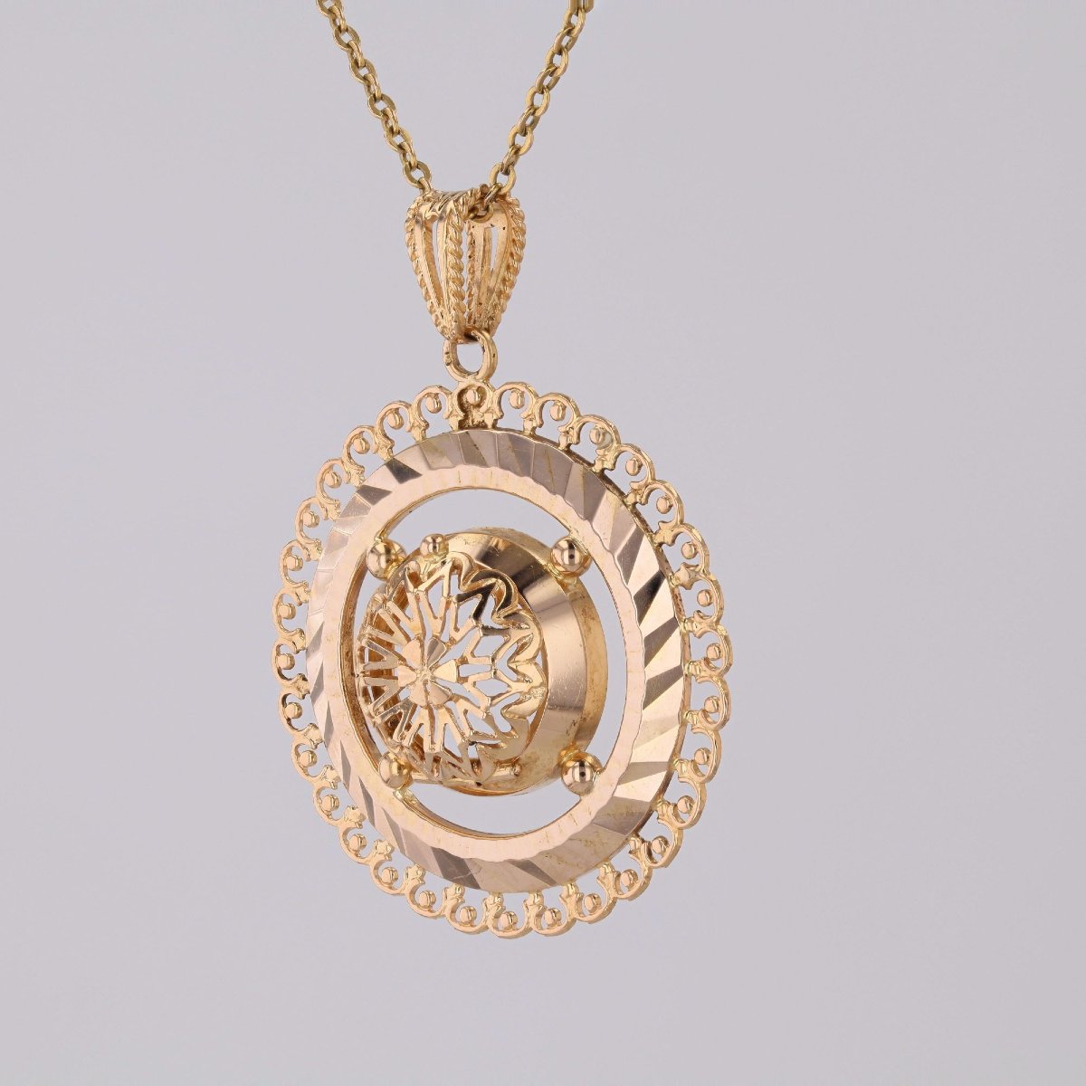 Vintage Rose Gold Rosette Pendant-photo-4