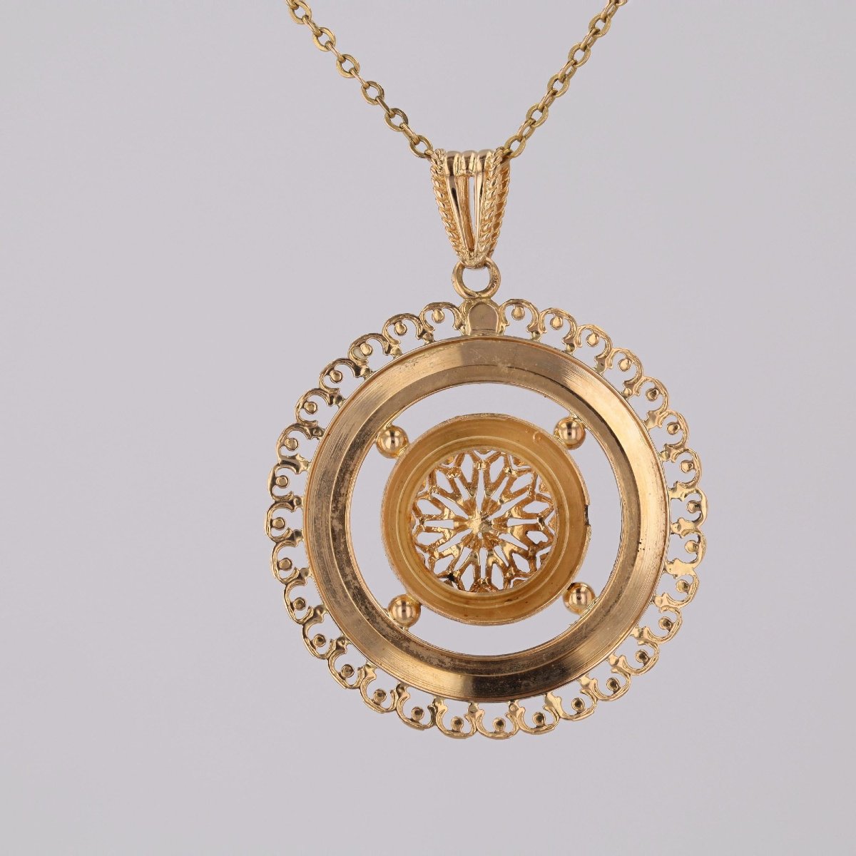 Vintage Rose Gold Rosette Pendant-photo-4