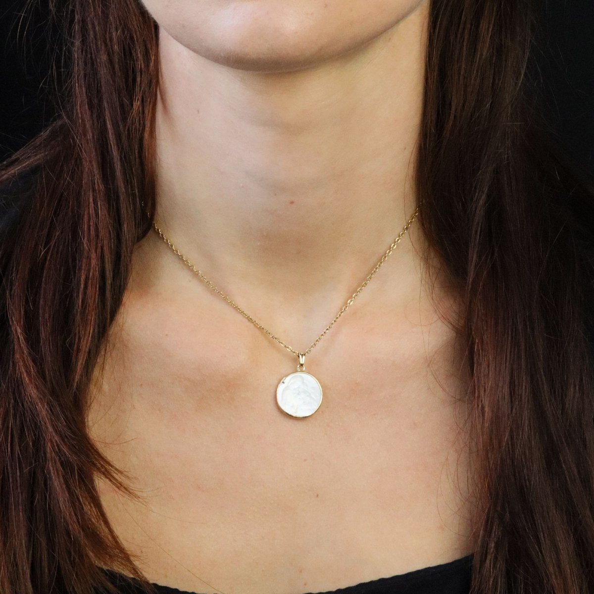 Mother-of-pearl Medal Of The Virgin And Child-photo-2