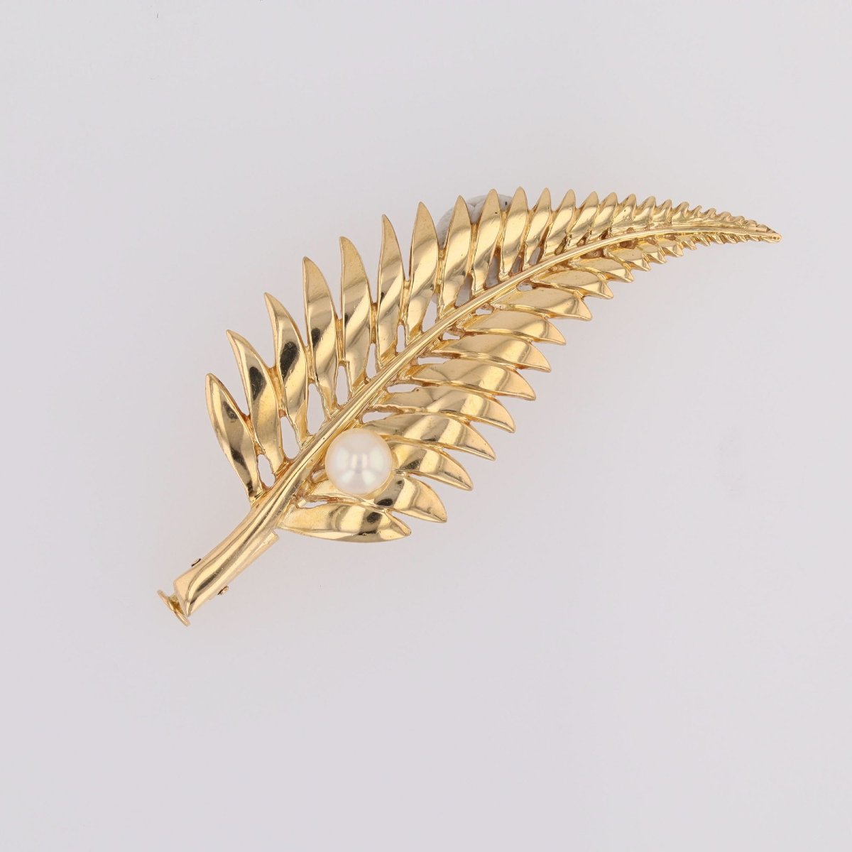 Gold Leaf Brooch With Cultured Pearl-photo-6
