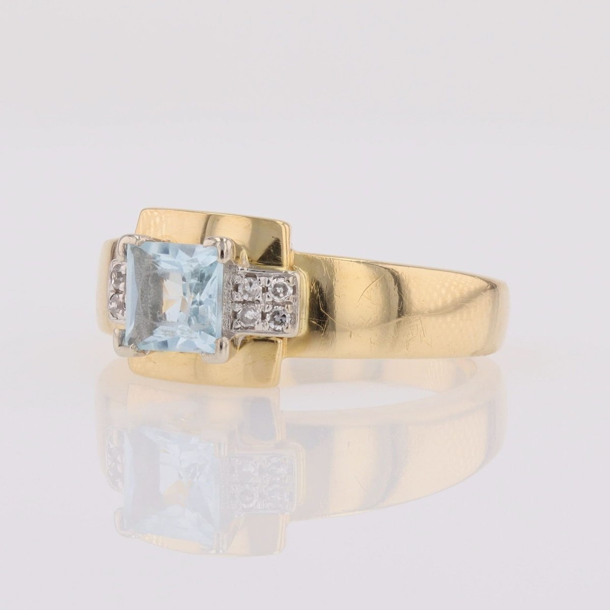 Yellow Gold Ring With Aquamarine And Diamonds-photo-4
