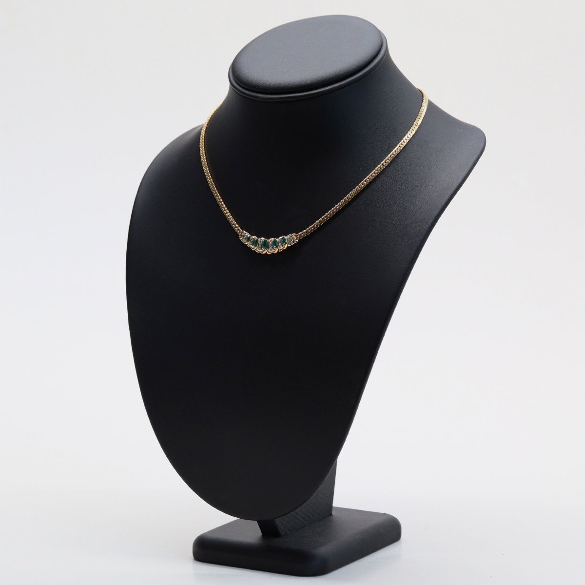 Emerald And Diamond Necklace In Yellow Gold.-photo-5