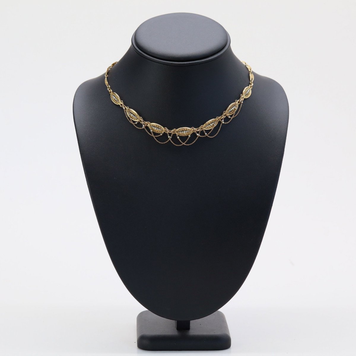 Antique Necklace Of Fine Yellow Gold Pearls In Drapery-photo-2