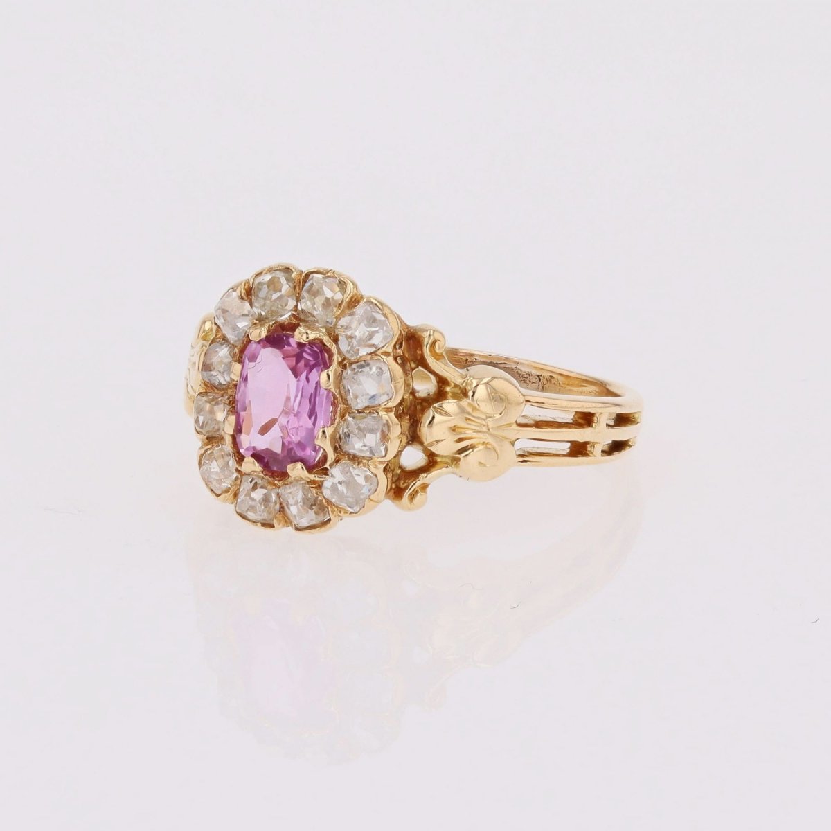 Antique Ring With Pink Sapphire And Diamonds-photo-4