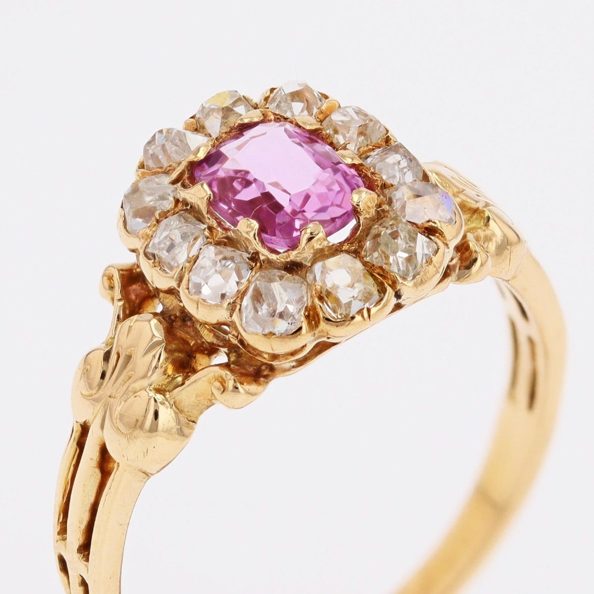 Antique Ring With Pink Sapphire And Diamonds-photo-5