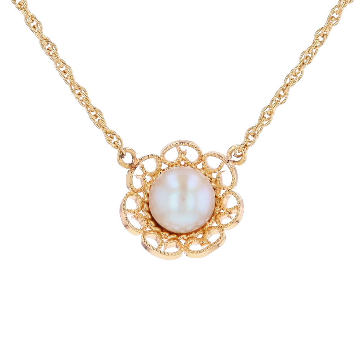 Chain And Its Pearl Motif