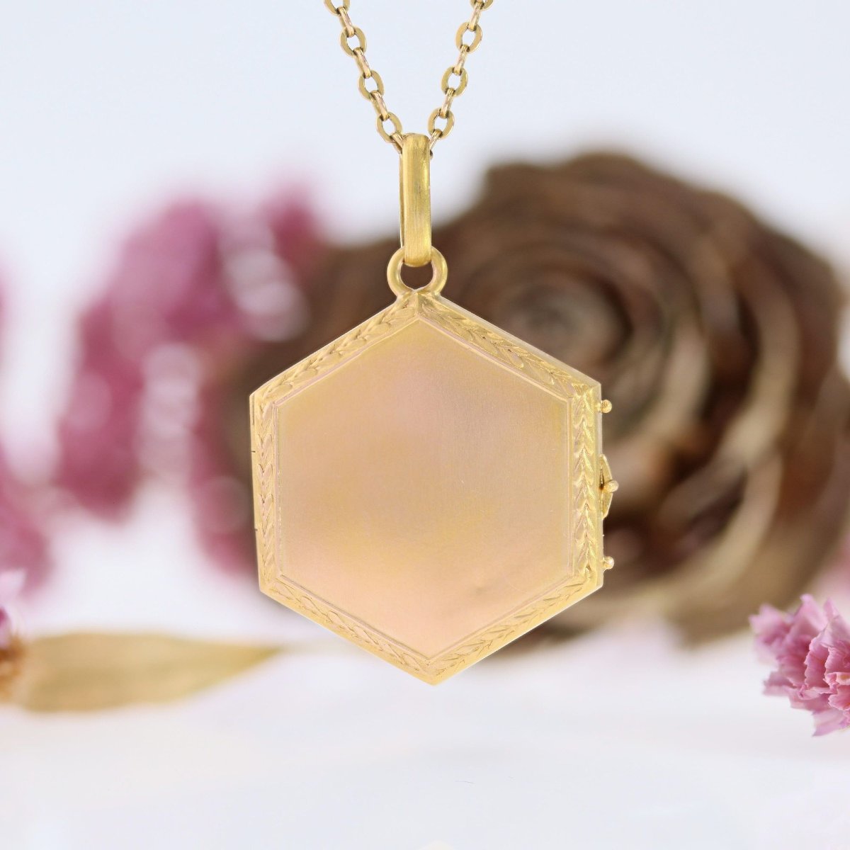 Hexagonal Chased Gold Medallion-photo-3
