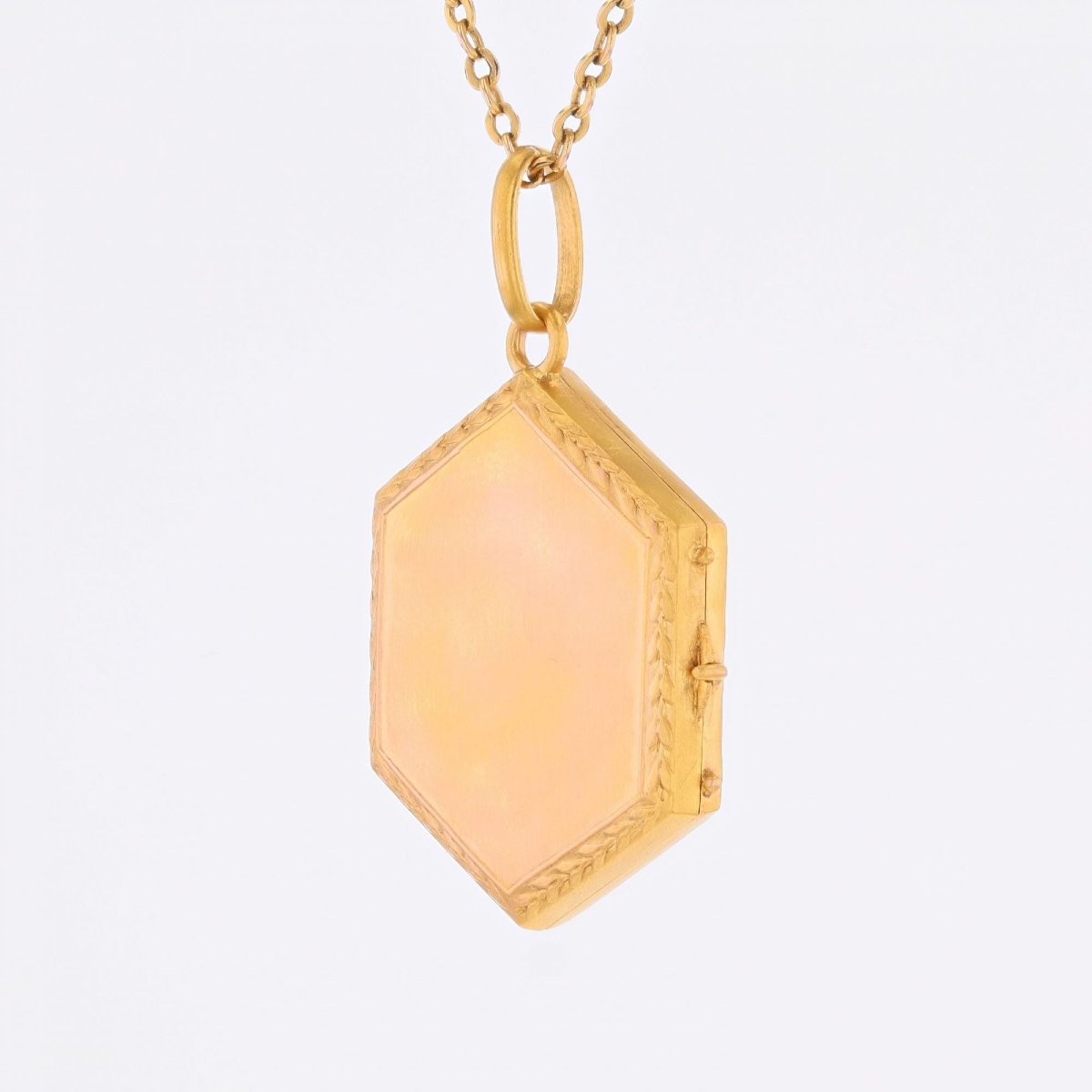 Hexagonal Chased Gold Medallion-photo-4