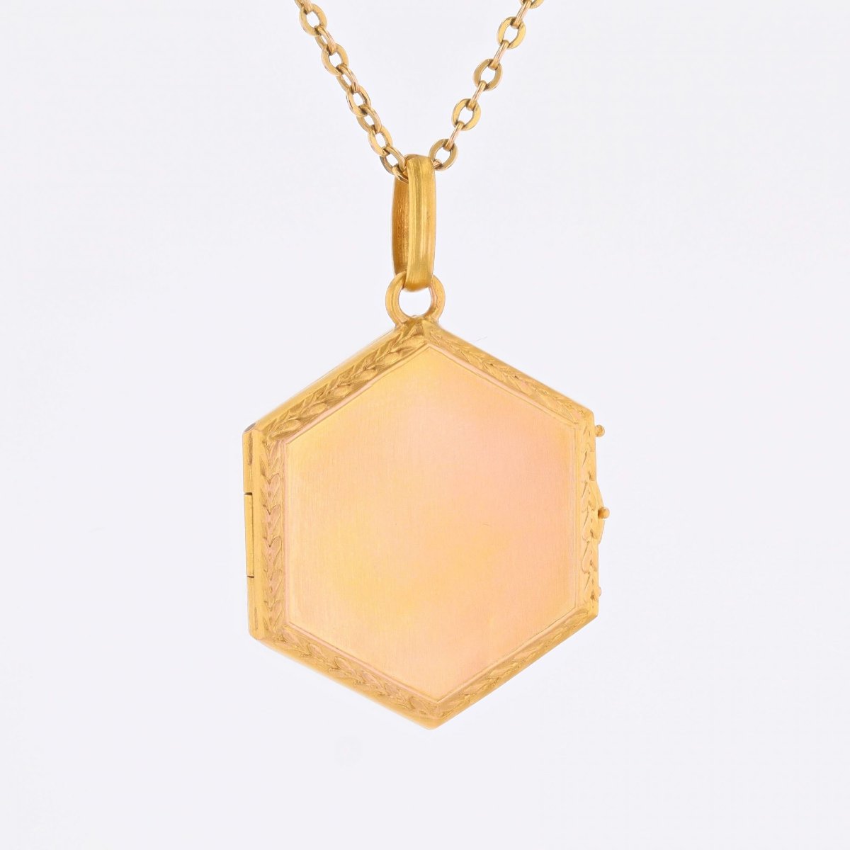 Hexagonal Chased Gold Medallion-photo-1