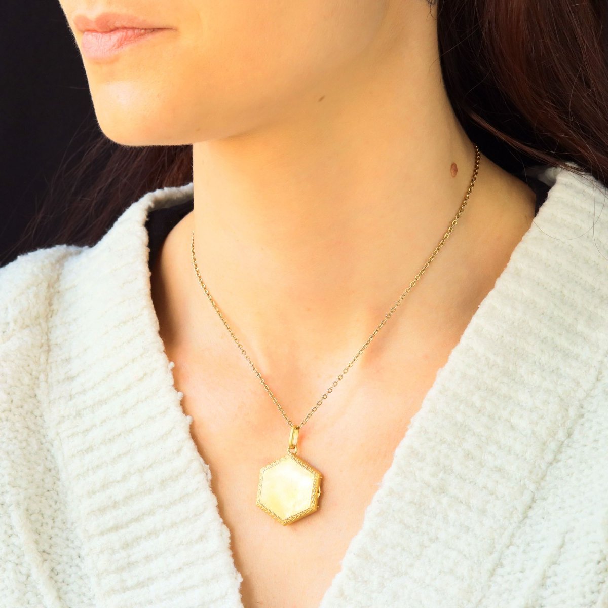 Hexagonal Chased Gold Medallion-photo-2