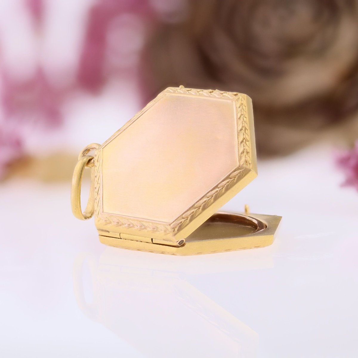 Hexagonal Chased Gold Medallion-photo-5