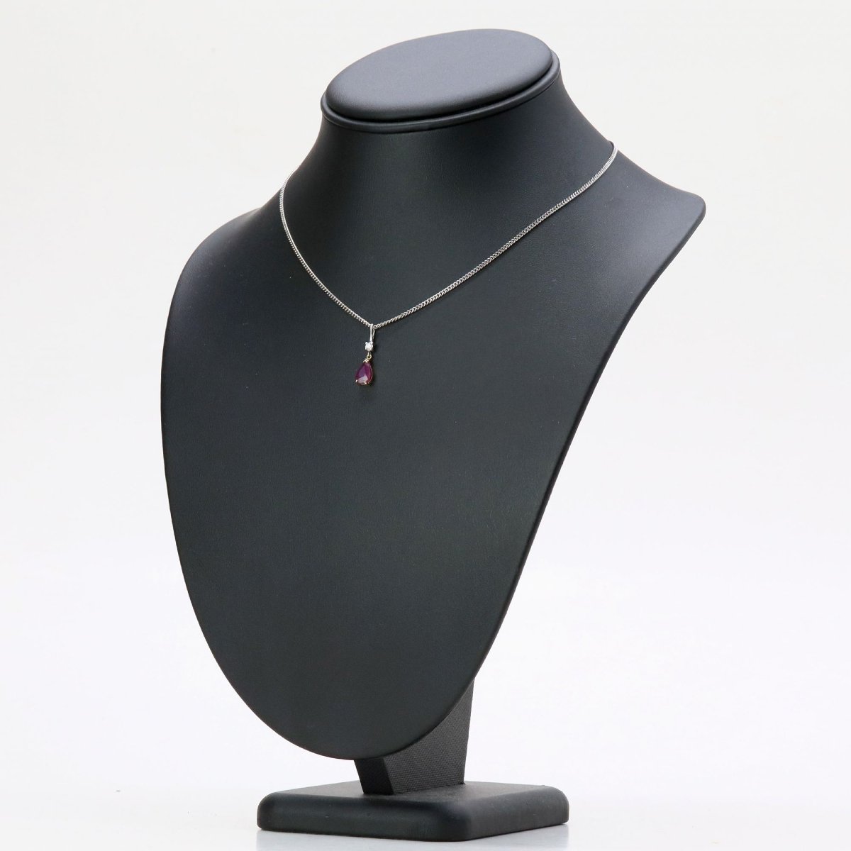 Diamond And Ruby Pendant And Its White Gold Chain-photo-4