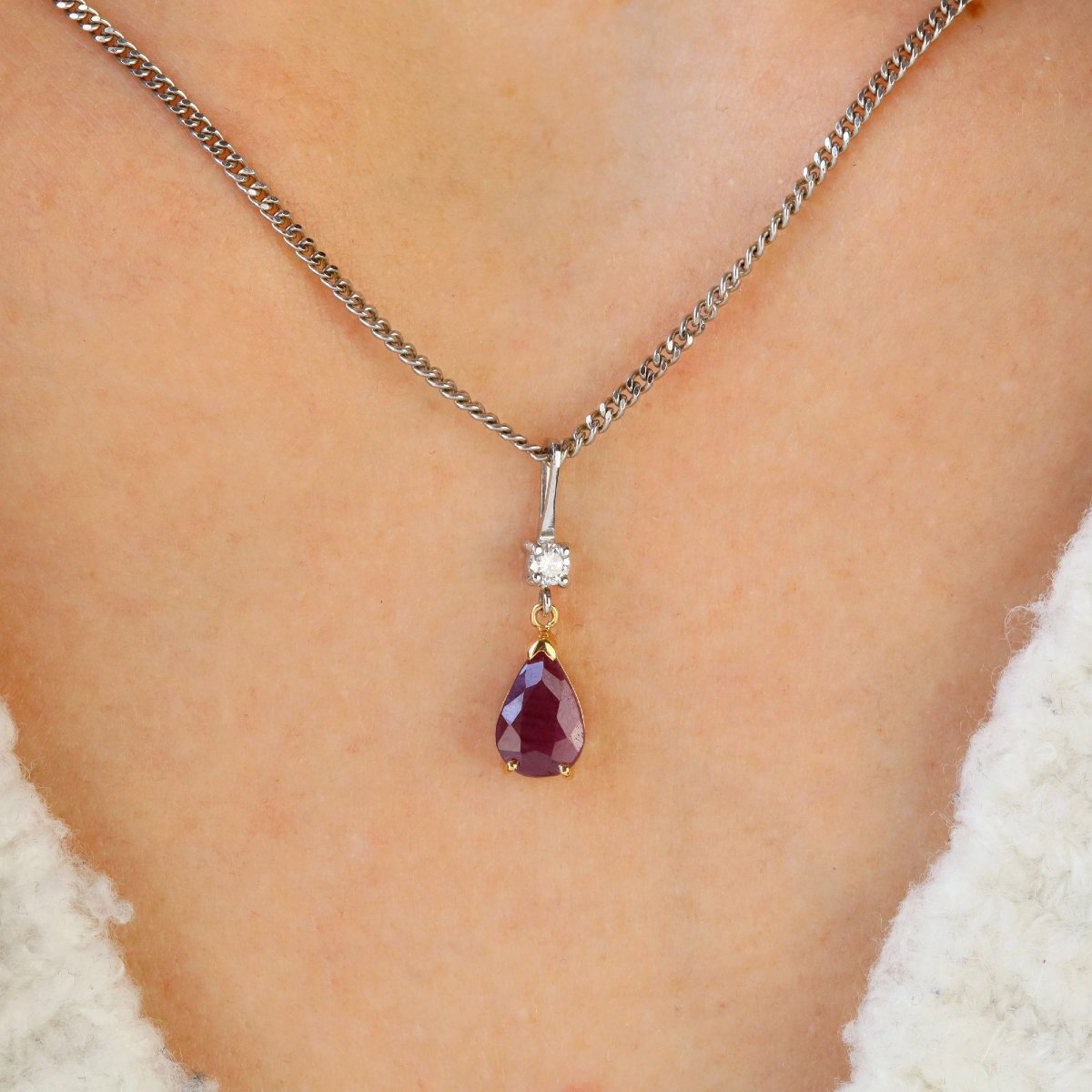 Diamond And Ruby Pendant And Its White Gold Chain-photo-5
