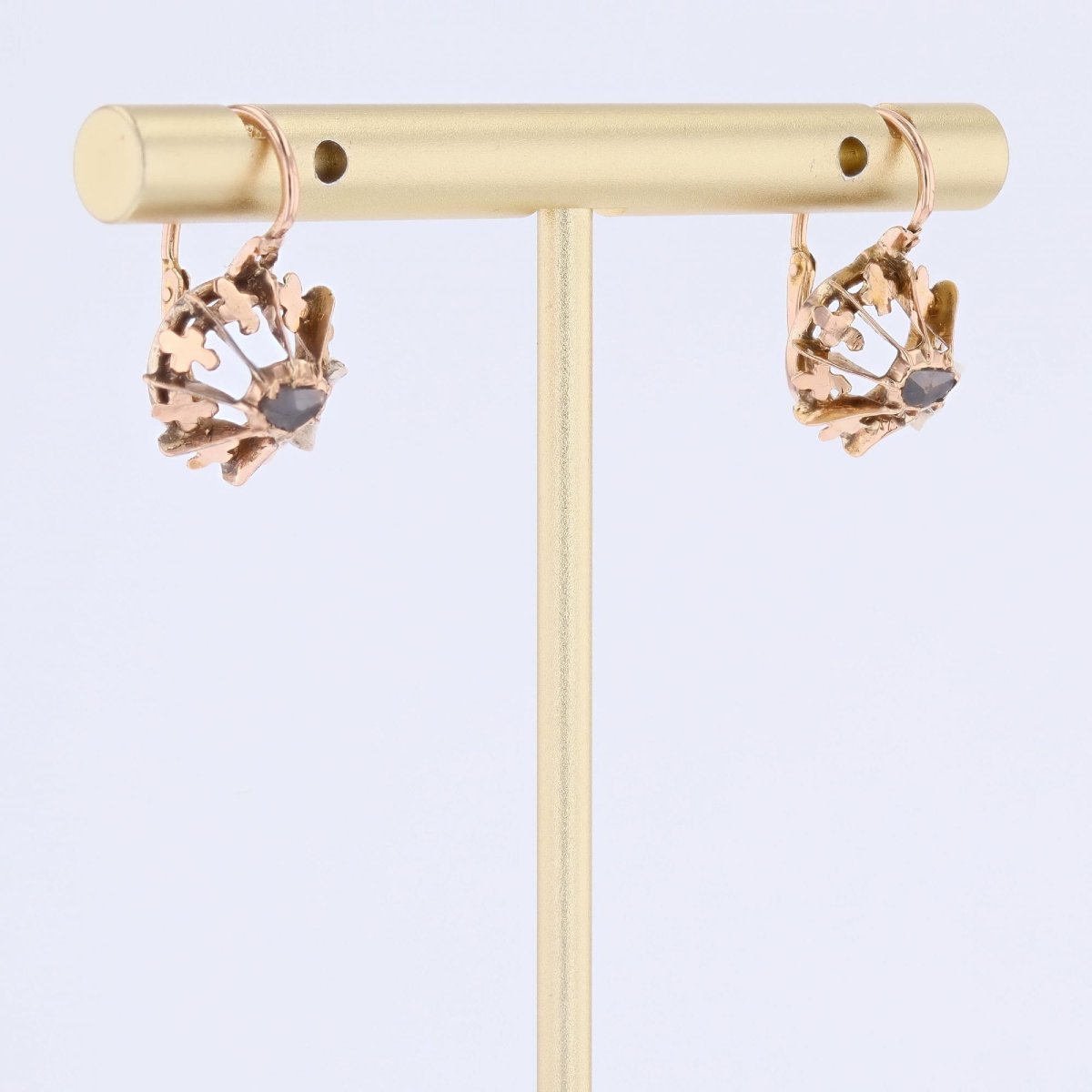 Dormeuses anciennes fleurs de lys et diamants taillés en rose cognac-photo-1