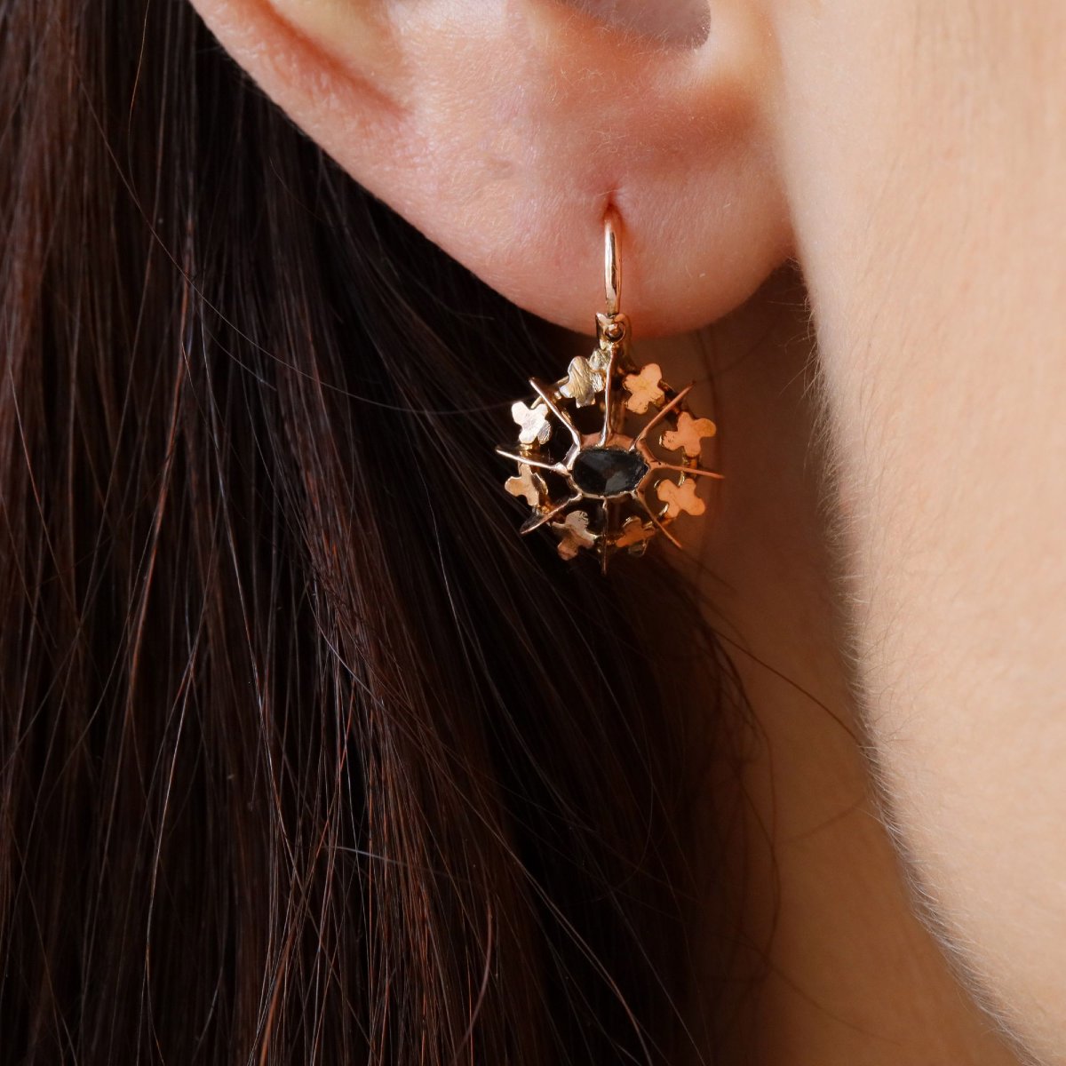 Dormeuses anciennes fleurs de lys et diamants taillés en rose cognac-photo-2